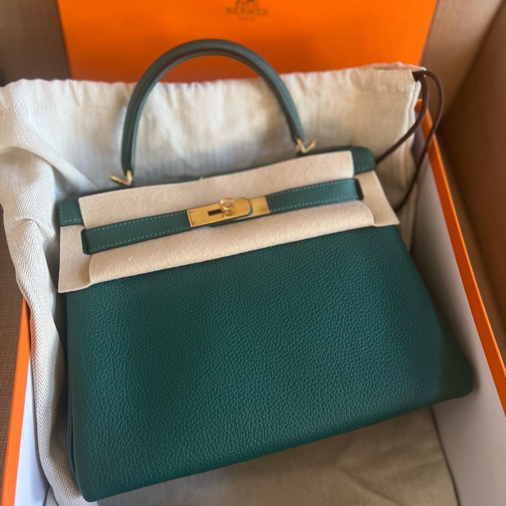 ❌SOLD❌Kelly 28 Malachite with GHW 
Togo leather Stamp T 2015